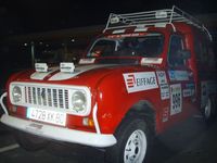 La 4L avec les autocollants